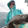 駿河湾の底はえ縄漁師（その１）　深海の魚に恋して　ヨロイザメ　毎日新聞　2015年10月18日