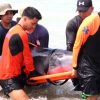 クジラの子を救出　フィリピン
